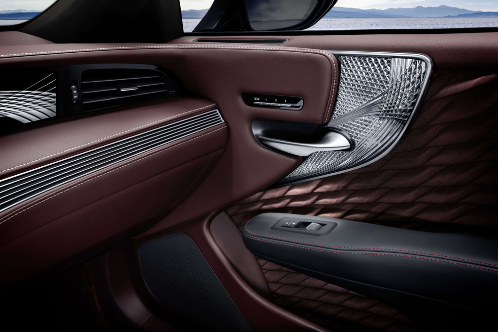 Появился Lexus, вдохновленный искусством оригами (фото 1)