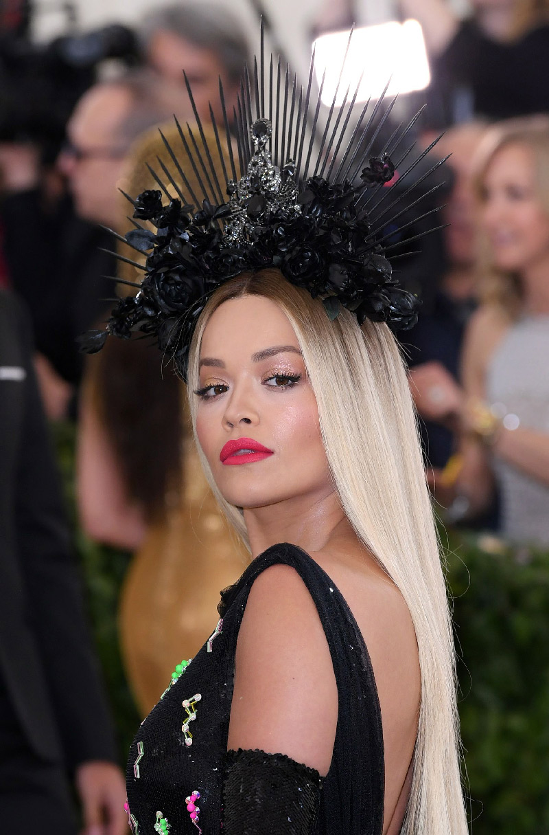 10 лучших головных уборов Met Gala — 2018 (фото 5)