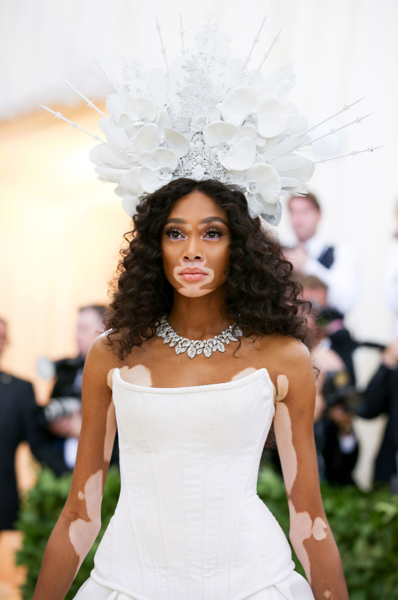 10 лучших головных уборов Met Gala — 2018 (фото 9)
