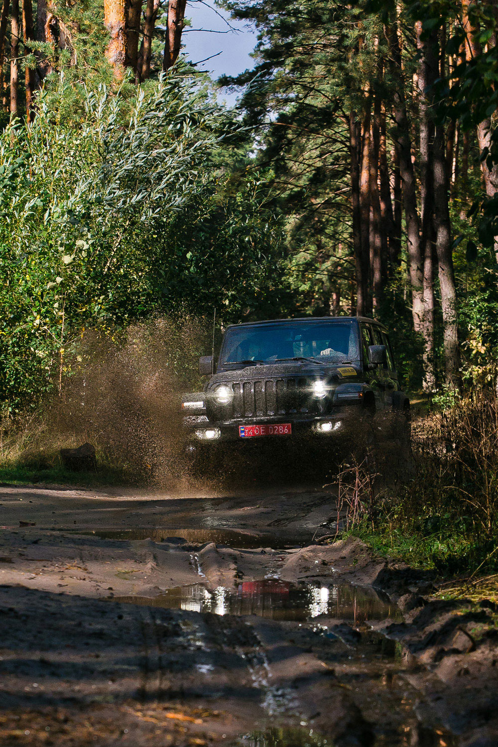 В Украине представили обновленный внедорожник Jeep Wrangler (фото 12)