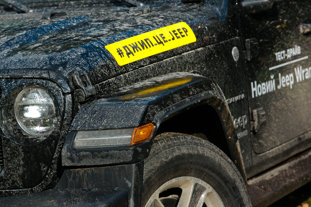 В Украине представили обновленный внедорожник Jeep Wrangler (фото 13)