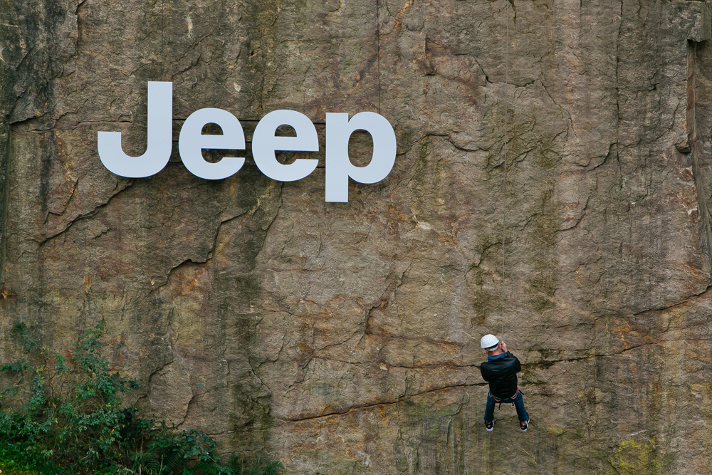 В Украине представили обновленный внедорожник Jeep Wrangler (фото 2)