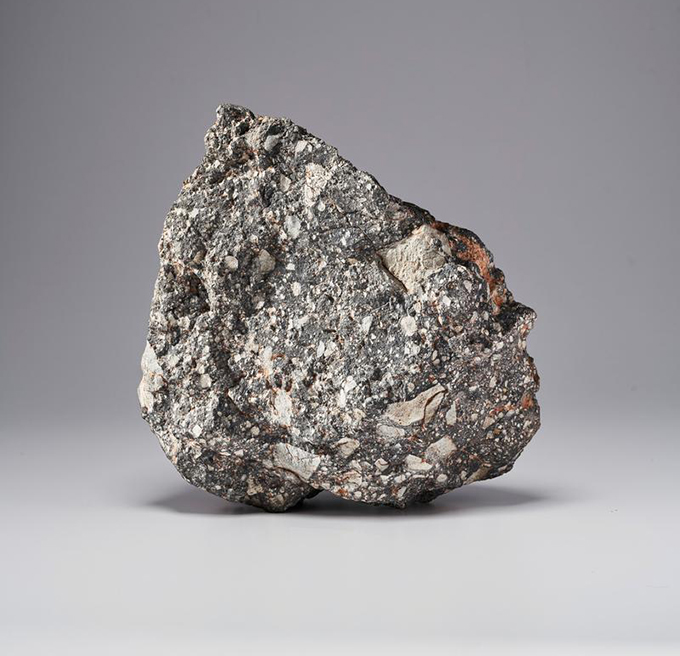 Christie’s выставили на продажу обломок Луны. Обойдется в $2,5 миллиона (фото 1)