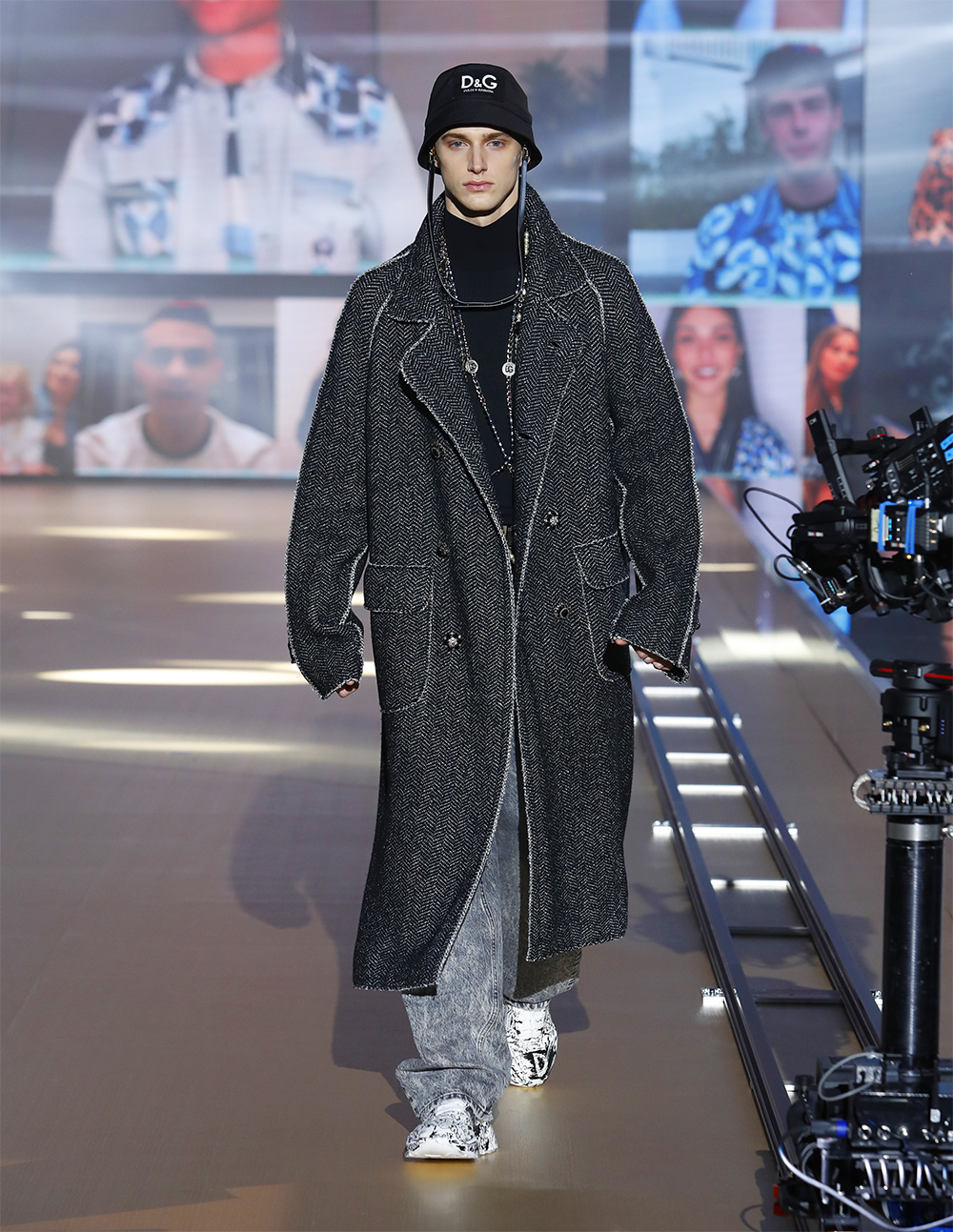 Dolce & Gabbana перенесли тикток на подиум в коллекции осень/зима — 2021 (фото 59)