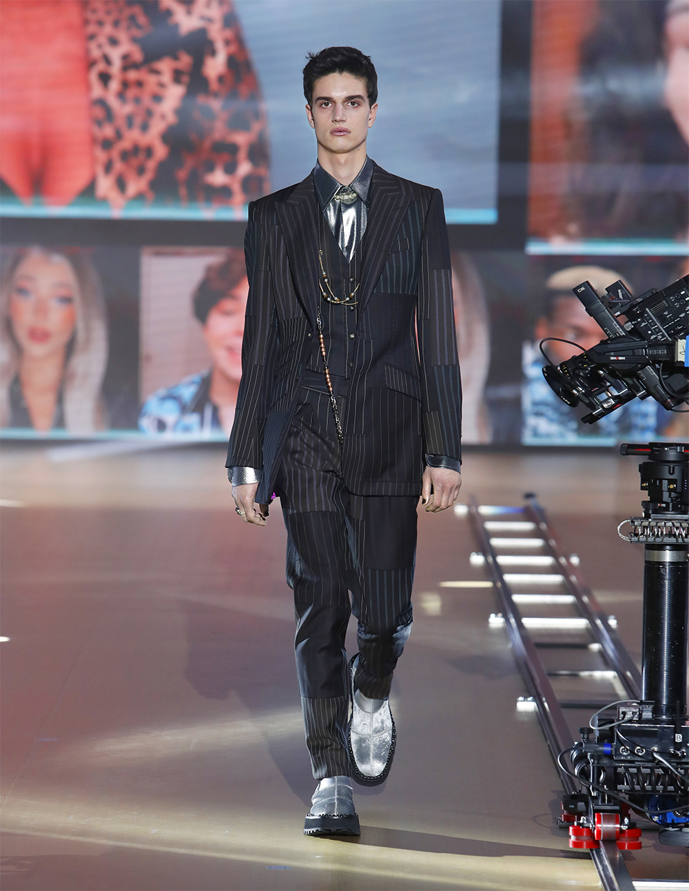 Dolce & Gabbana перенесли тикток на подиум в коллекции осень/зима — 2021 (фото 63)