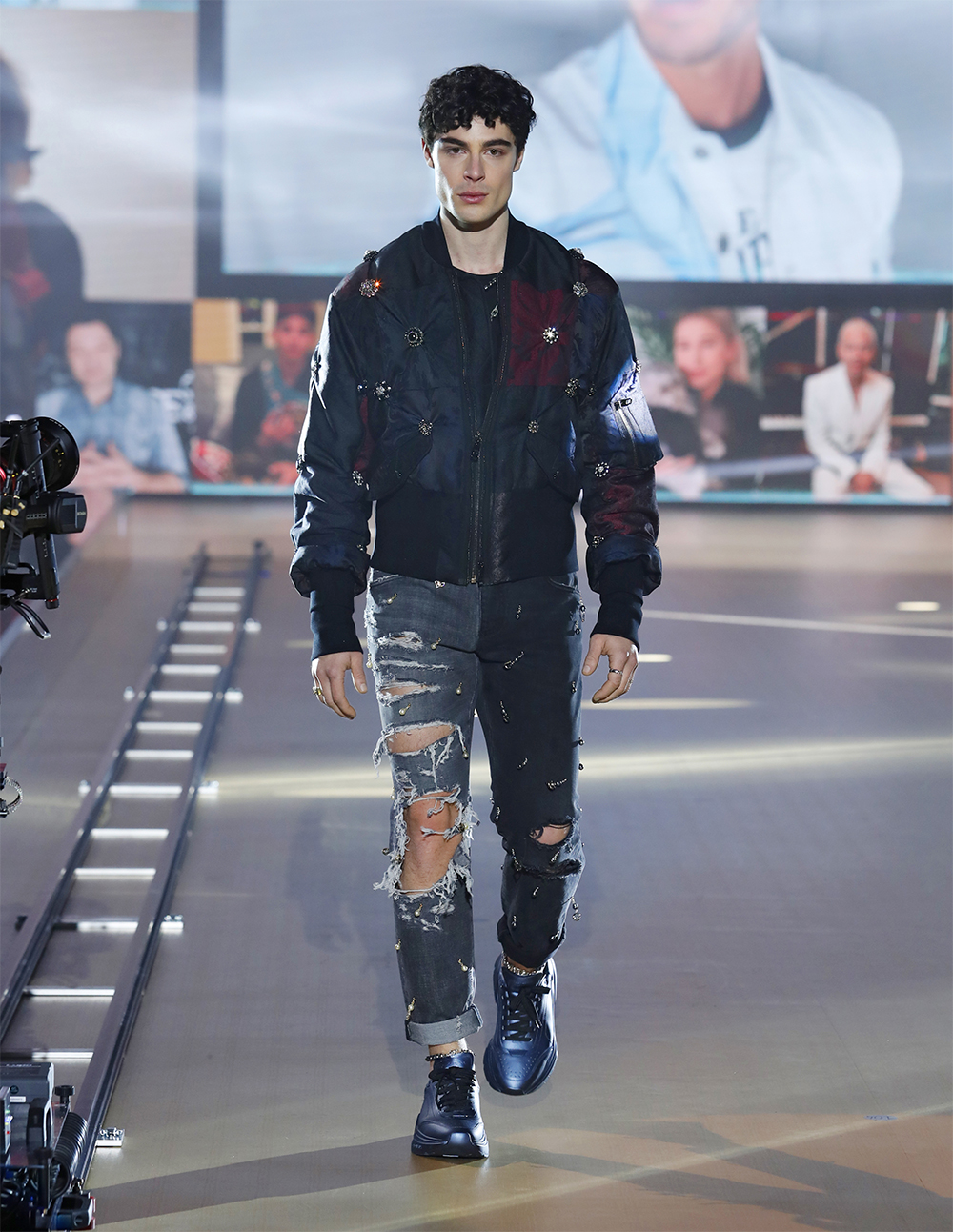 Dolce & Gabbana перенесли тикток на подиум в коллекции осень/зима — 2021 (фото 96)