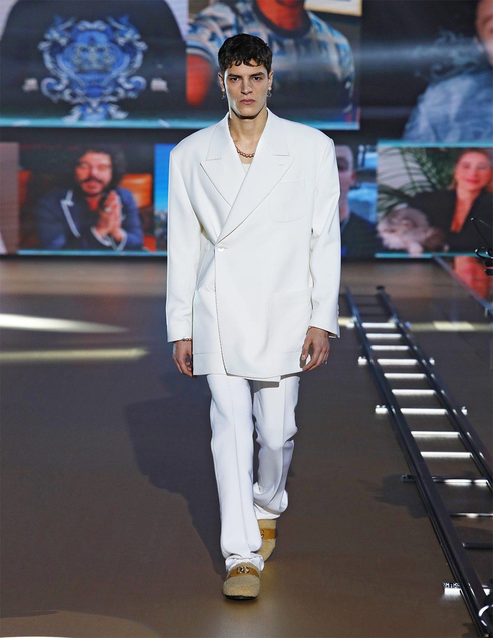 Dolce & Gabbana перенесли тикток на подиум в коллекции осень/зима — 2021 (фото 97)