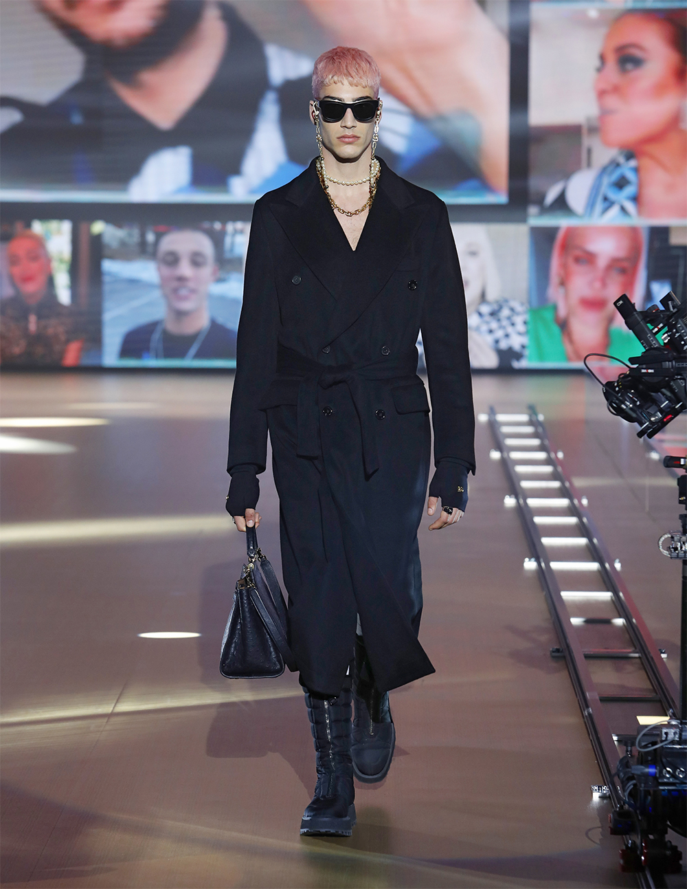 Dolce & Gabbana перенесли тикток на подиум в коллекции осень/зима — 2021 (фото 4)