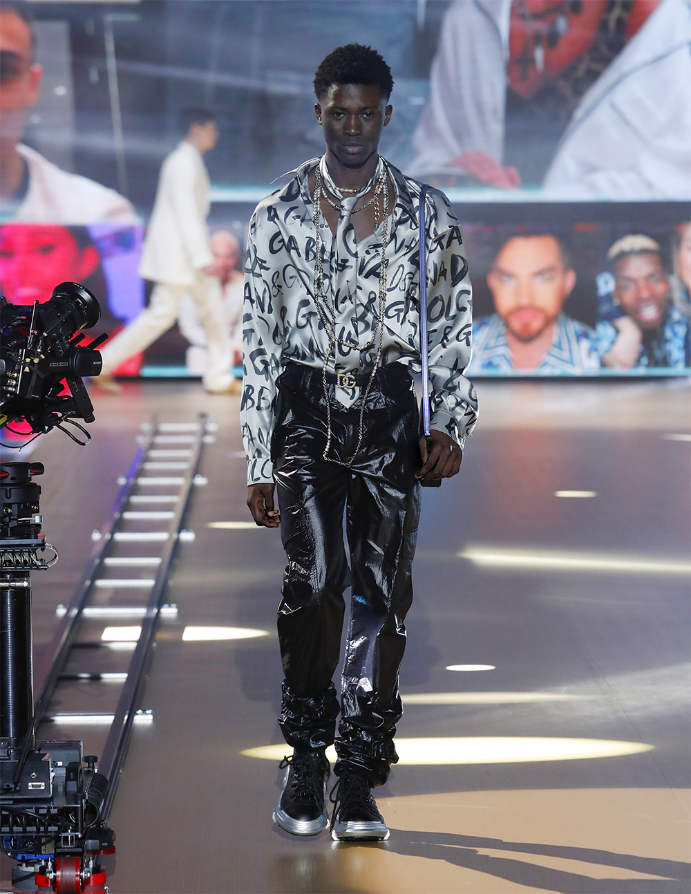 Dolce & Gabbana перенесли тикток на подиум в коллекции осень/зима — 2021 (фото 95)