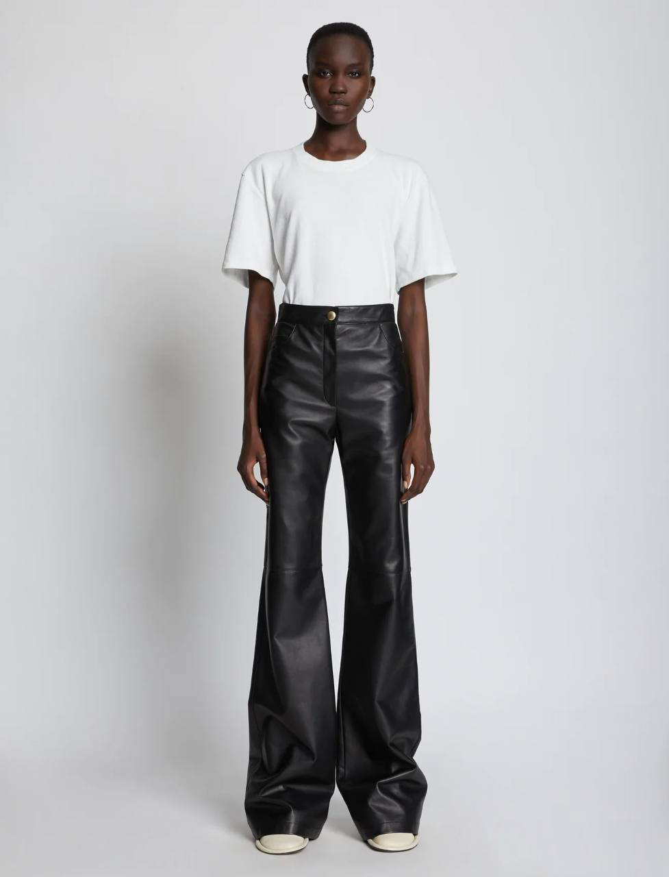 Proenza Schouler запустили линейку базовой одежды из экологичных материалов (фото 1)