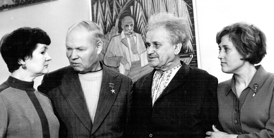 Учився у Кричевського, виставлявся з Приймаченко: У Києві відкривається виставка мозаїк із соломи Олександра Саєнка (фото 3)