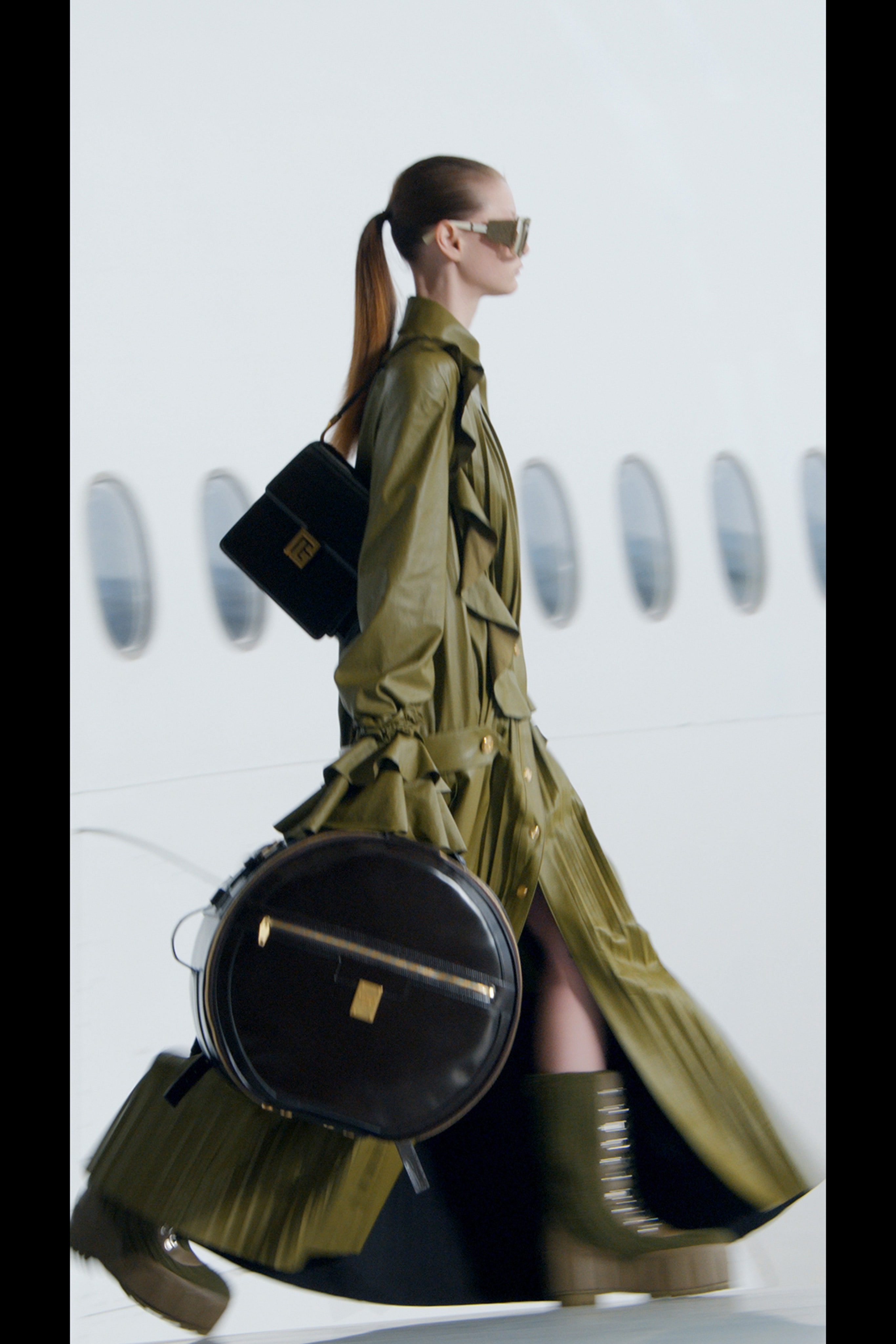 Оливье Рустен скучает по путешествиям в осенней коллекции Balmain (фото 2)