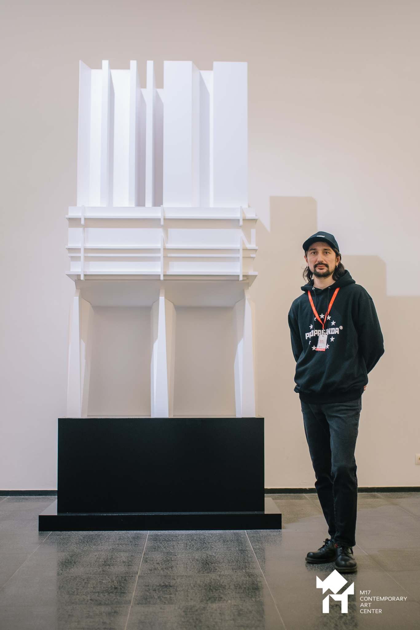 Скульптури з моху та кришталь із бабусиного серванта: Що дивитися на M17 Sculpture Prize (фото 7)