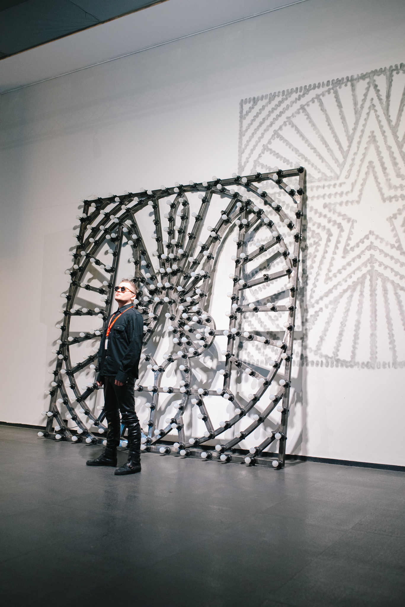 Скульптури з моху та кришталь із бабусиного серванта: Що дивитися на M17 Sculpture Prize (фото 2)