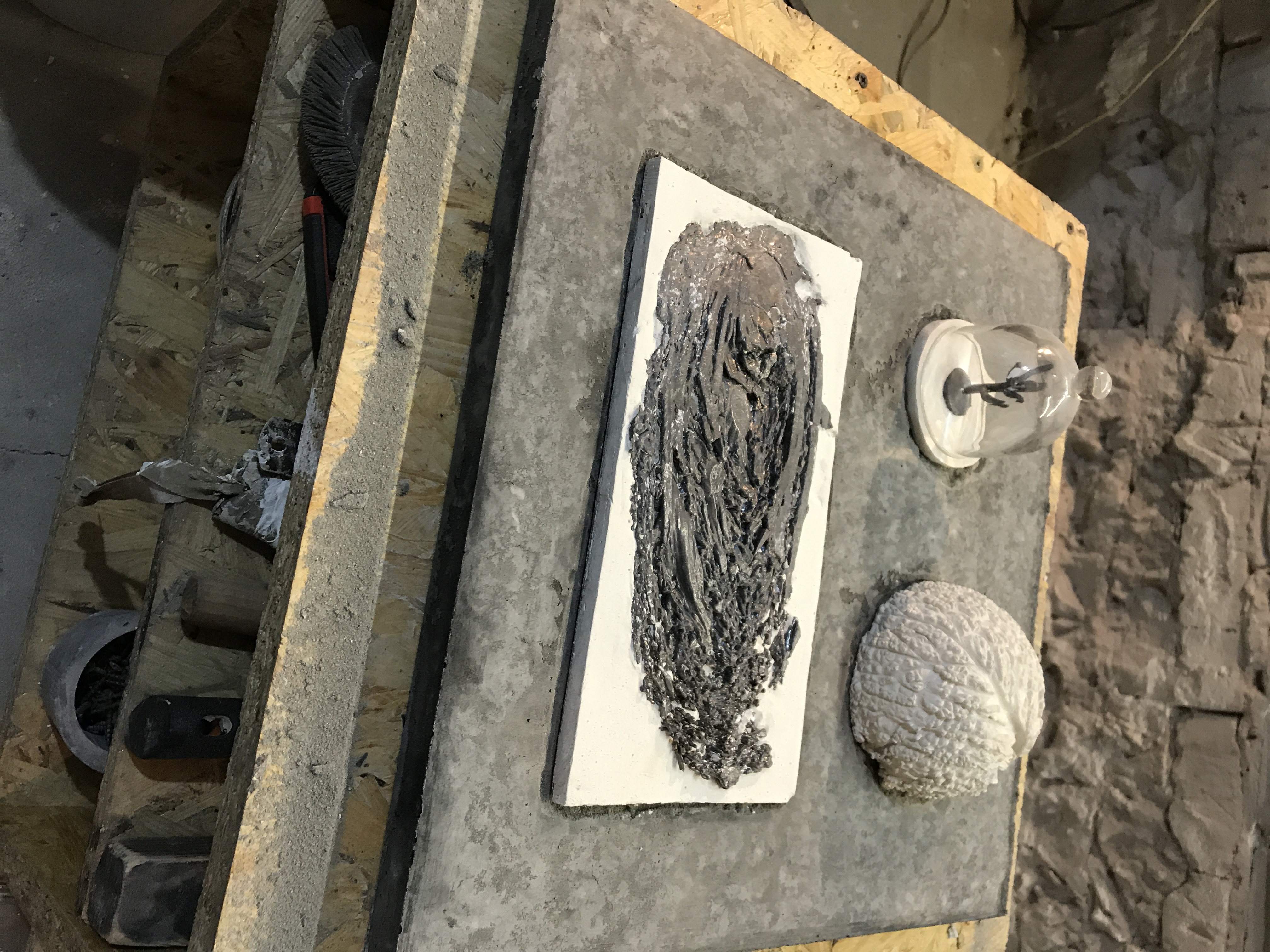 Скульптури з моху та кришталь із бабусиного серванта: Що дивитися на M17 Sculpture Prize (фото 16)
