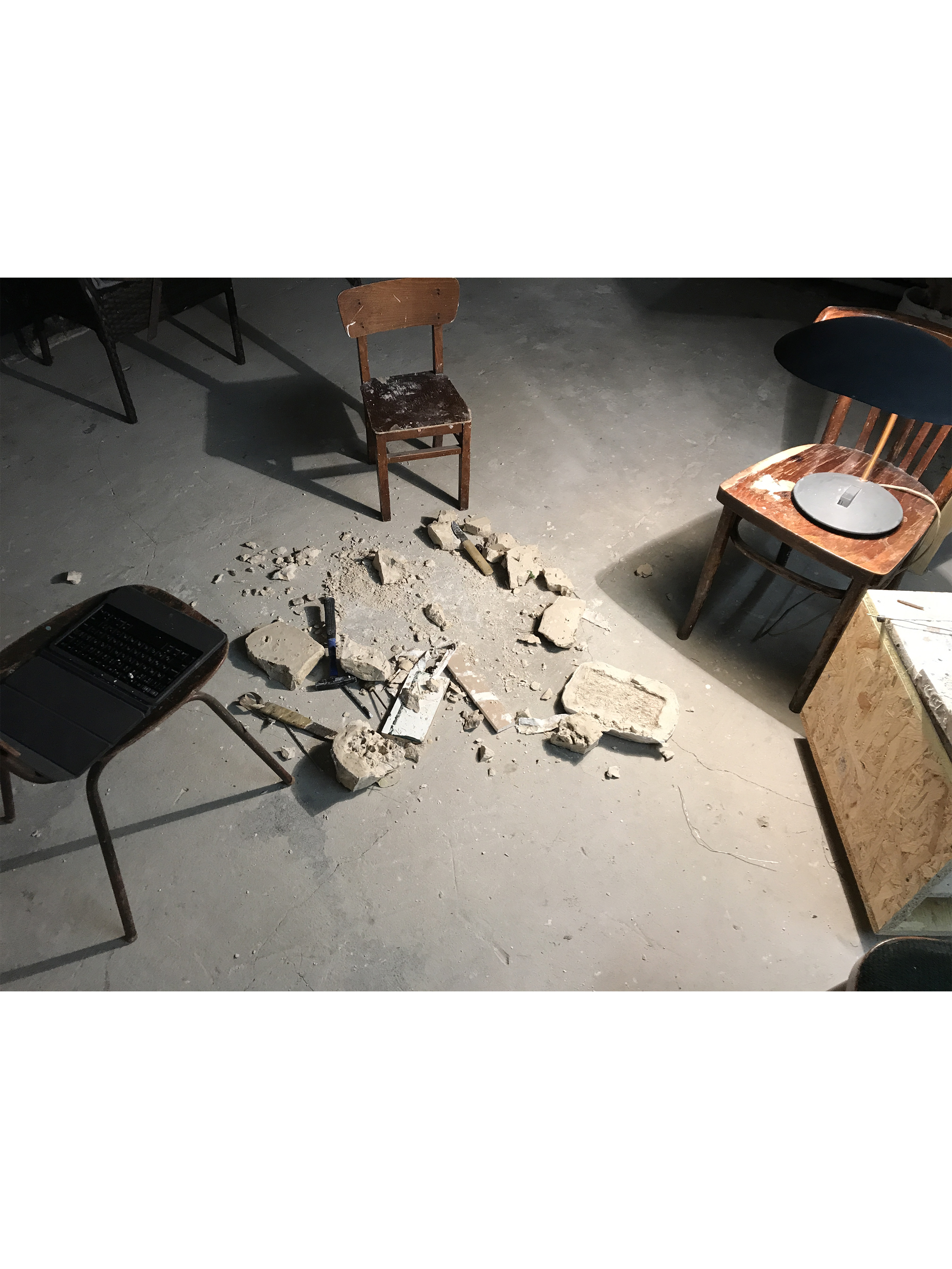 Скульптури з моху та кришталь із бабусиного серванта: Що дивитися на M17 Sculpture Prize (фото 13)