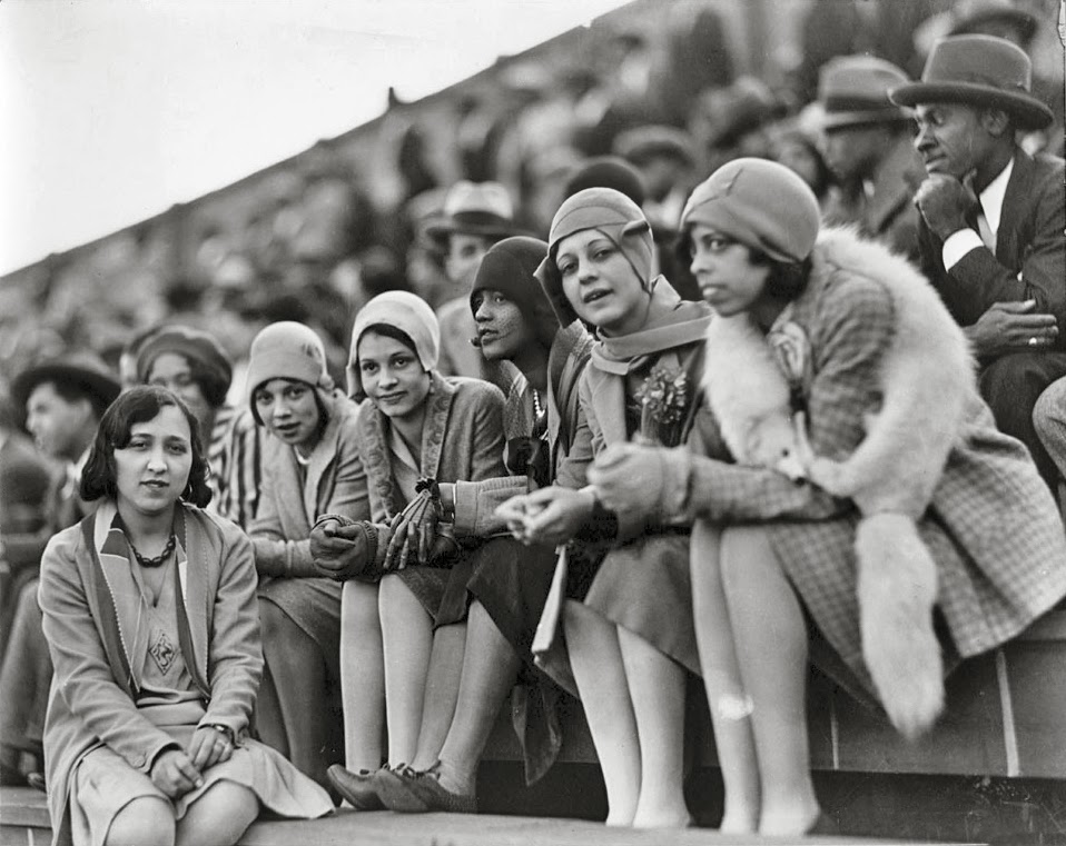 Взгляд изнутри: Выставка, посвященная стилю 1920-х и 1960-х годов, в Музее моды FIT (фото 1)