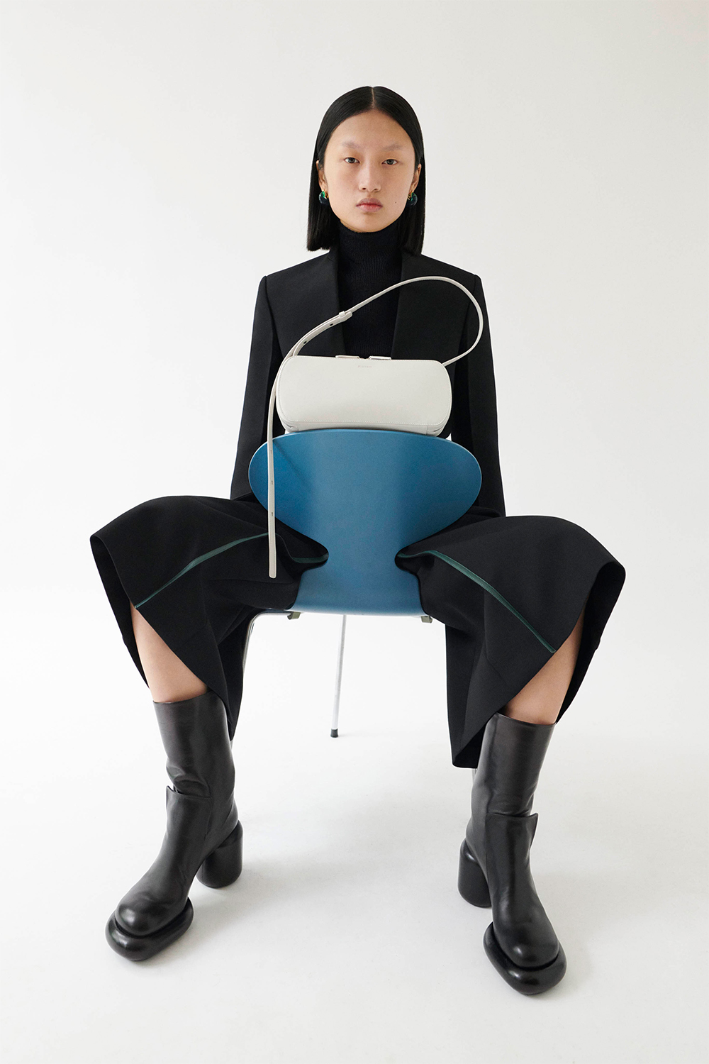 Круизная коллекция Jil Sander навеяна тоской по близким людям и посвящена индивидуальности (фото 35)