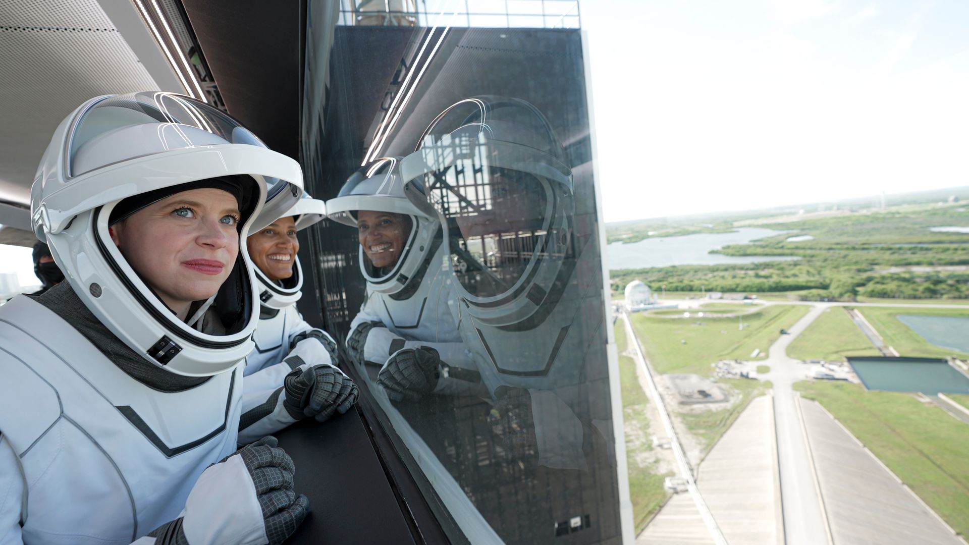 Это прорыв: Компания SpaceX впервые запустила в космос полностью гражданский экипаж (фото 1)
