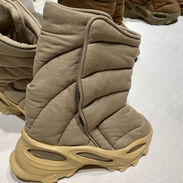 Так выглядят новые кроссовки Yeezy (фото 1)