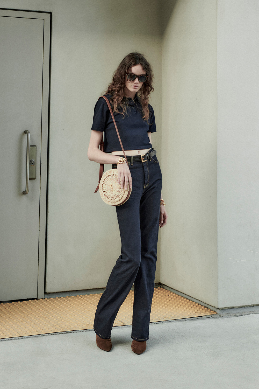 Вырезы, перья и бра вместо топа: Что мы будем носить летом по версии Saint Laurent (фото 61)