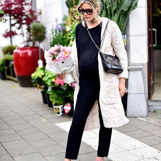 On my way to the flower market    wearing @isabellaoliver jumpsuit and #gabriellechanel bag   #isabellaoliver