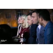 Вчера вечером проходил концерт Натальи Кличко. Приходил мэр города Виталий Кличко. И невозможно симпатичный Владимир Кличко. Мы с @olgayanul были очень рады их видеть   
  @buro247ua