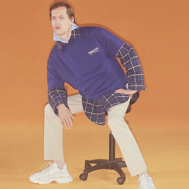 INTRODUCING THE BALENCIAGA FALL WINTER 17 MEN'S CAMPAIGN. Photography by @JohnnyDufort, styling by @LottaVolkova, hair by @GaryGillHair, make-up by @IngeGrognard.
--------
The collection is available for preorder on Balenciaga.com and will be in store June 6. Please use our store locator to reach your closest boutique. Link in bio.
#Balenciaga #FW17 #Campaign #6
