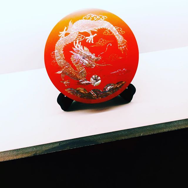 #obsessed with the mother of pearl  #heyseoul #seoulvvv 
last night's dinner was so delicious and the decoration was also clearly three michelin stars