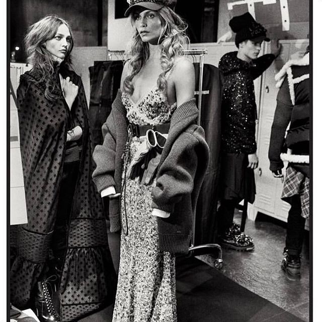 @dsquared2 Fall Winter 2017 Campaign   With Beautiful @sashapivovarovareal 
Photographed By @inezandvinoodh 
Creative Director @gb65 
Casting By @pg_dmcasting 
Style By @panosyiapanis 
Make Up By @ctilburymakeup 
Hair By @duffy_duffy