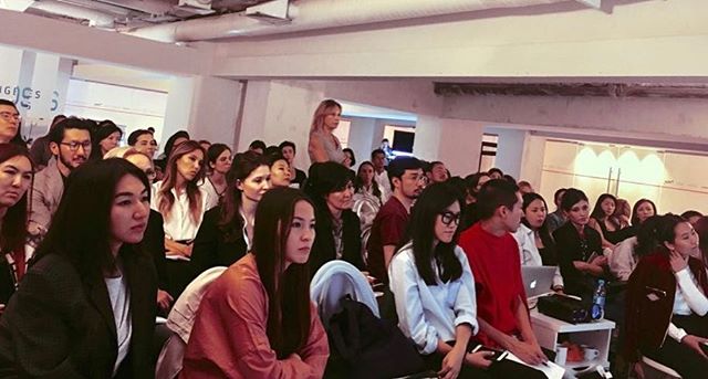Пока вы воскресничаете, сеем разумное вечное сотне талантливых умников, труженикам глянцевого казахстанского поля. #kazakhstan #гдемедео #гдеапорт #гдеизюм #многоработаем #вкусноедим