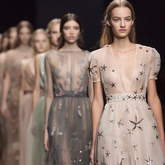 Starfish and seashells and coral and seahorses... A bit of la Mer @maisonvalentino #editorinchic