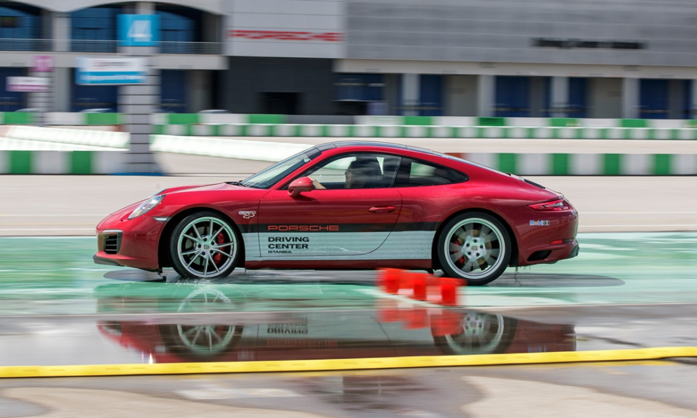 Газ в пол: Тест-драйв Porsche в Стамбуле